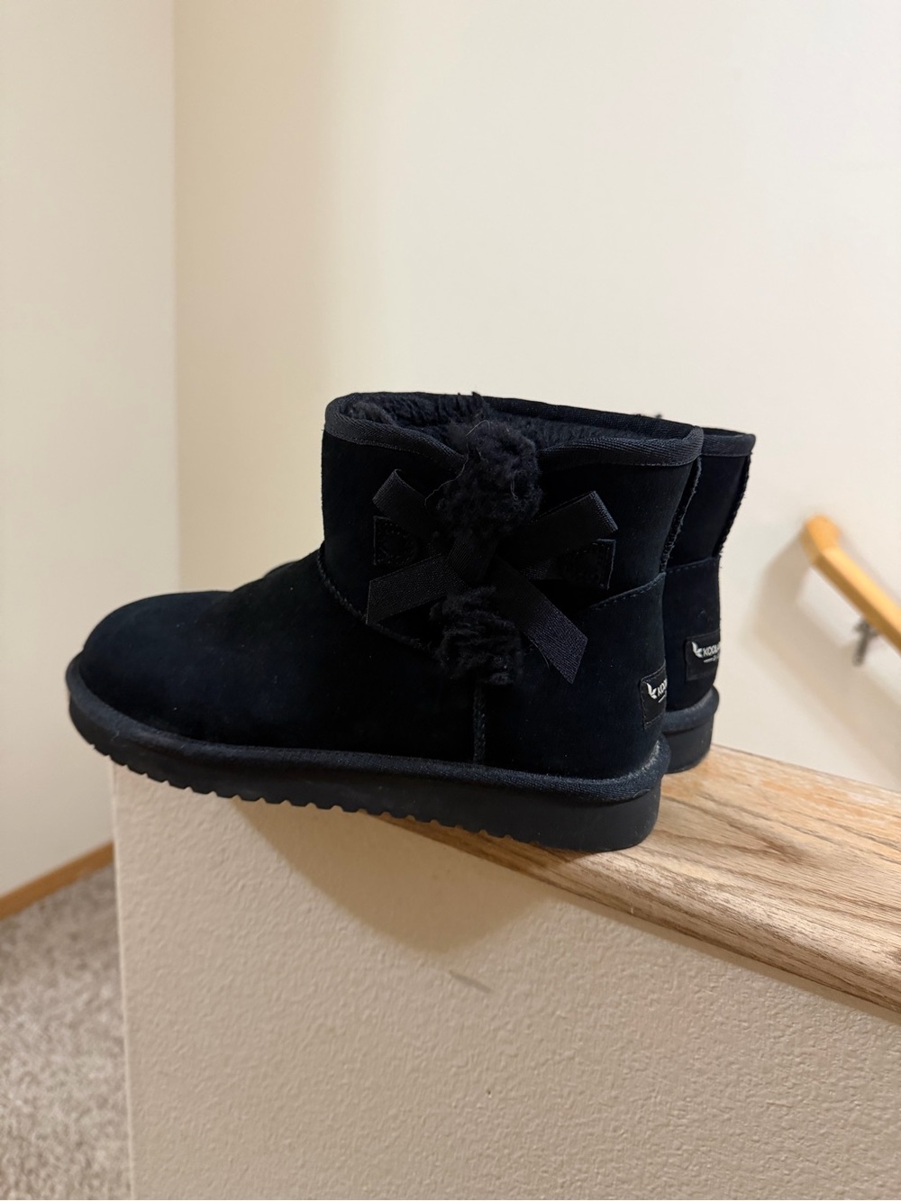 Women’s black Bailey bow Uggs